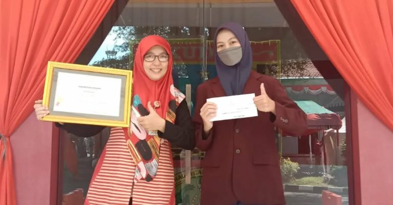 Shella Ayu Rahmadani Juara II Lomba KrenovaTingkat Kabupaten Kudus Tahun 2022