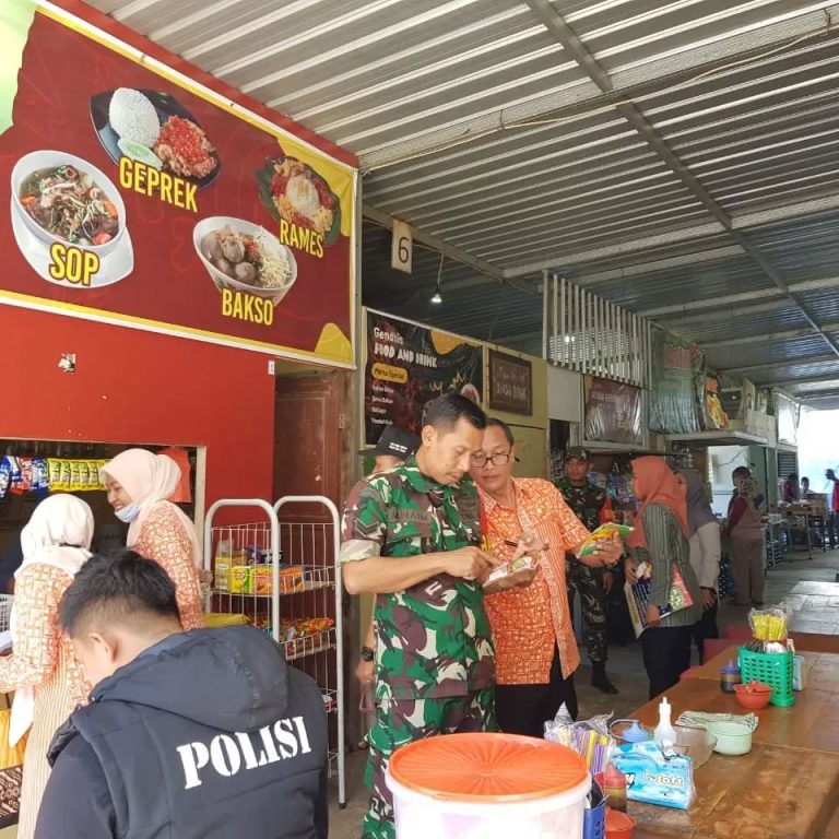 Dinas Kesehatan Kabupaten Kudus melakukan sidak di SMK Negeri 3 Kudus