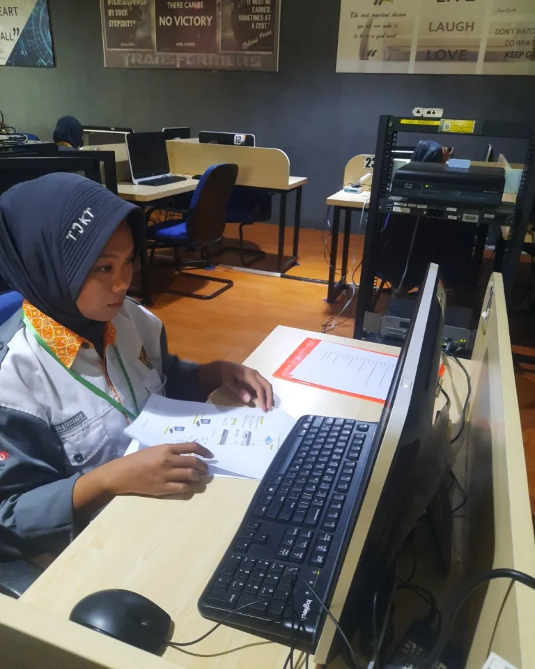Uji Kompetensi Keahlian Teknik Komputer dan Jaringan SMKN 3 KUDUS