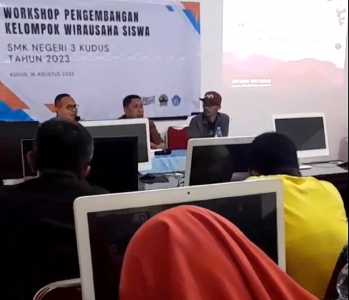 Workshop pengembangan kelompok wirausaha siswa