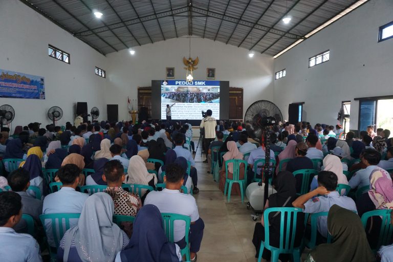 Pembinaan Karakter Serentak Orang Tua dan Murid Menuju Keluarga Bahagia